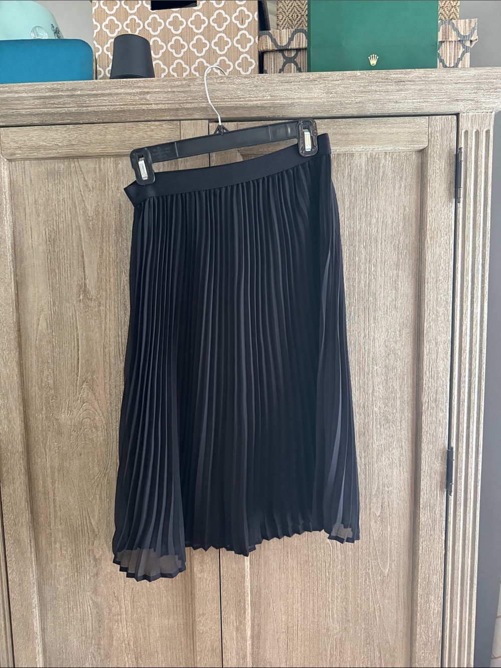 Old Navy Black Pleated Midi Skirt - Classic Women's Skirt